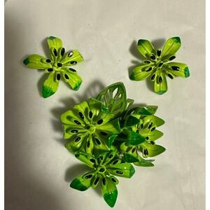 1970's Enamel Flower Pin & Earrings Set Green